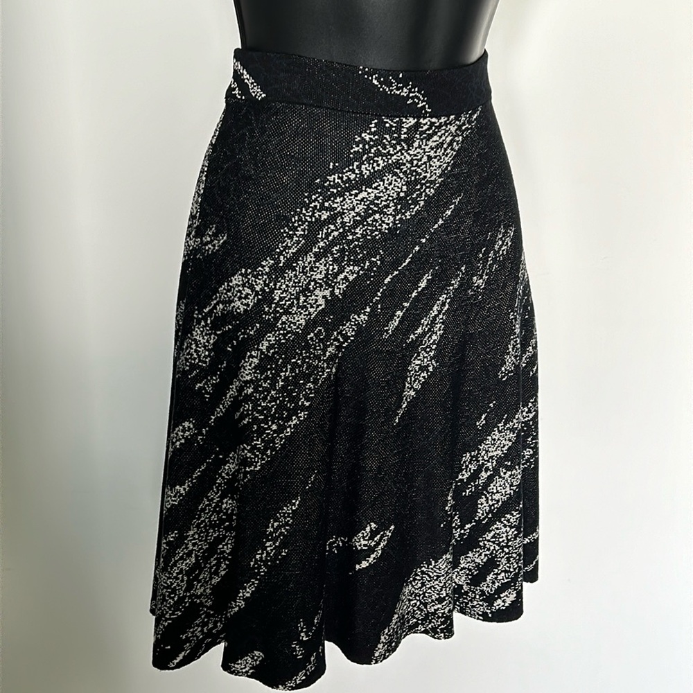 BCBGMAXAZRIA Karlie Black Jacquard A-Line Skater Skirt Women’s Small NWOT - Picture 5 of 16